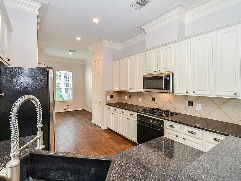 5208 Blossom St #5 — Photo 13