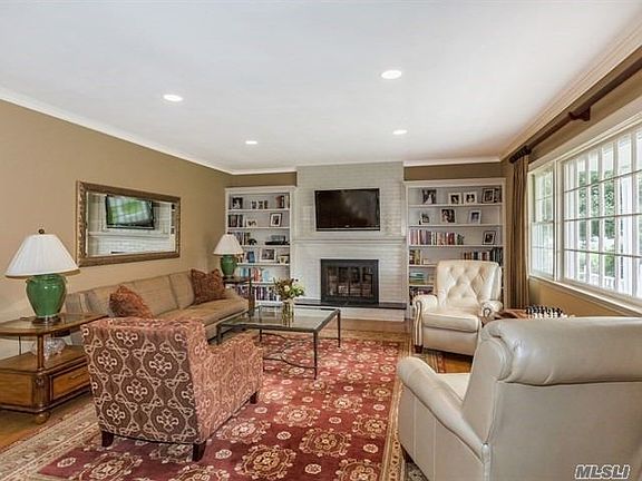 4th image of 83 Cleremont Ave