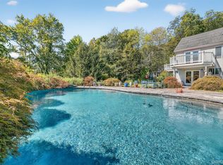 986 Cliff Ave, Yorktown Heights, NY 10598