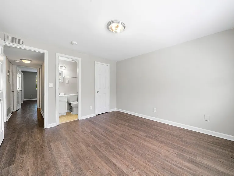 Wingate Apartments — Photo 35