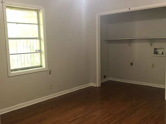 4th image of 4004 Lee Ct