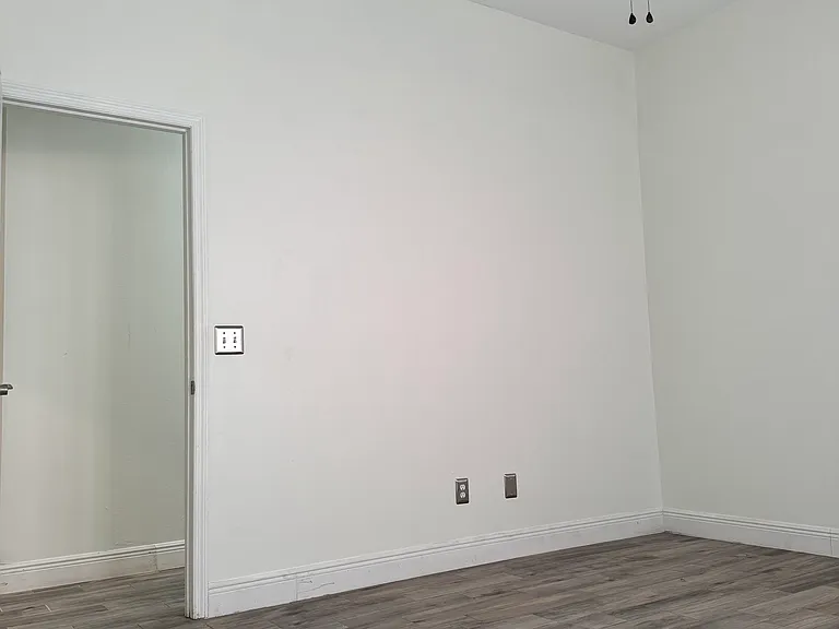 1536 Spring Ridge Cir — Photo 3