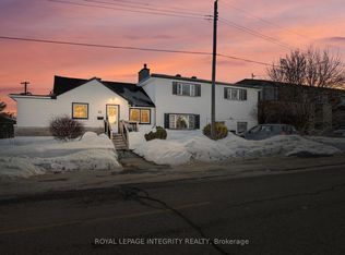 22 Rossland Ave, Ottawa, ON K2G 2K4