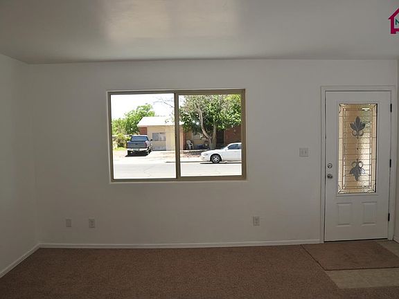 4th image of 1324 Eucalyptus Dr