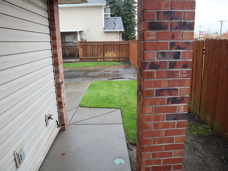 13920 NE 7th Ct — Photo 31