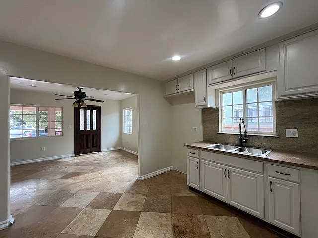 4047 S Harvard Blvd — Photo 2
