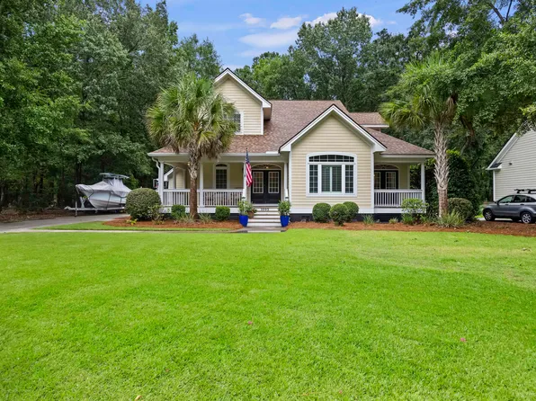 1005 Island Crossing Dr, Hanahan, SC 29410