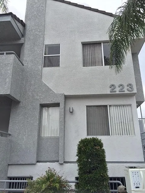 223 N Buena Vista St #103