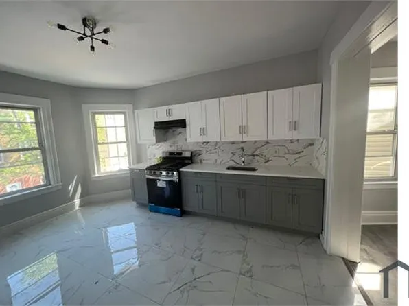 233 N 18th St, East Orange, NJ 07017