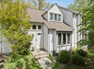 12516 Fanleaf Ct, Fairfax, VA 22033