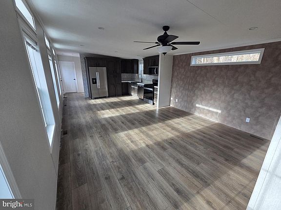 3rd image of 17 Shadywood Dr