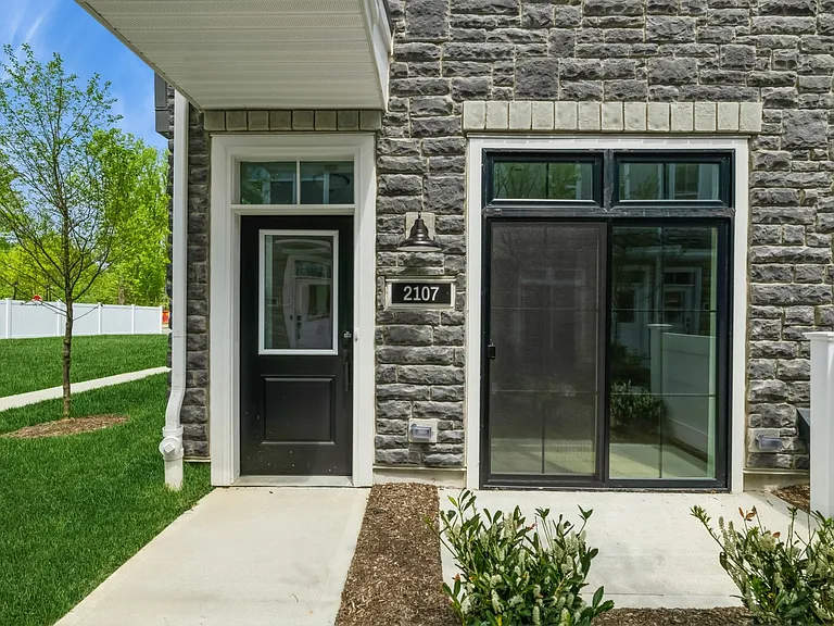 2107 Donatello Dr — Photo 6