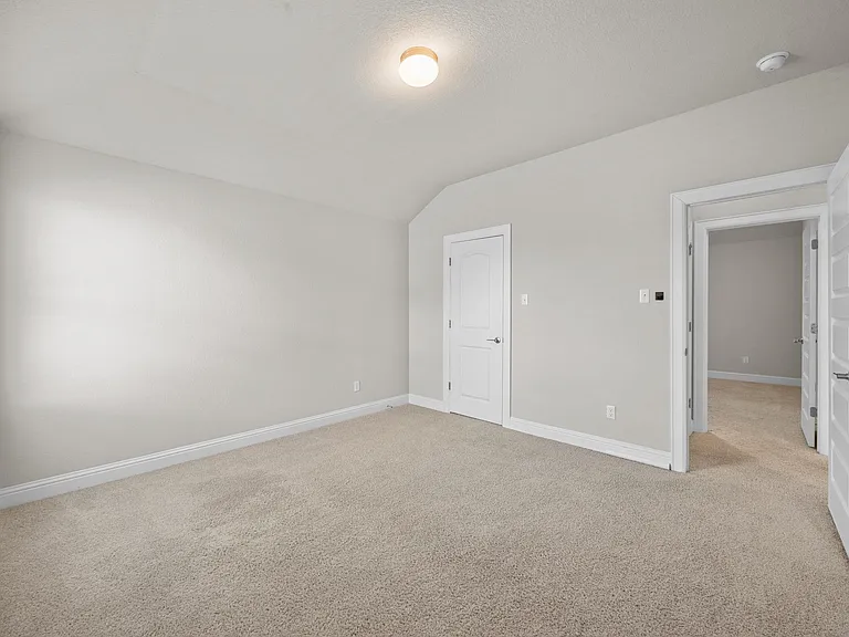 213 Graver St — Photo 27