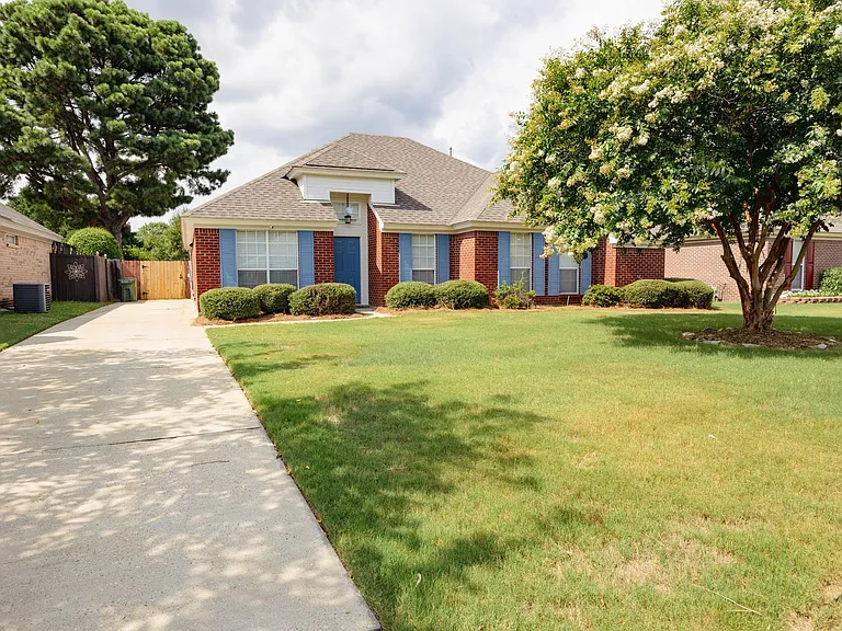 8013 Copperfield Dr — Photo 1