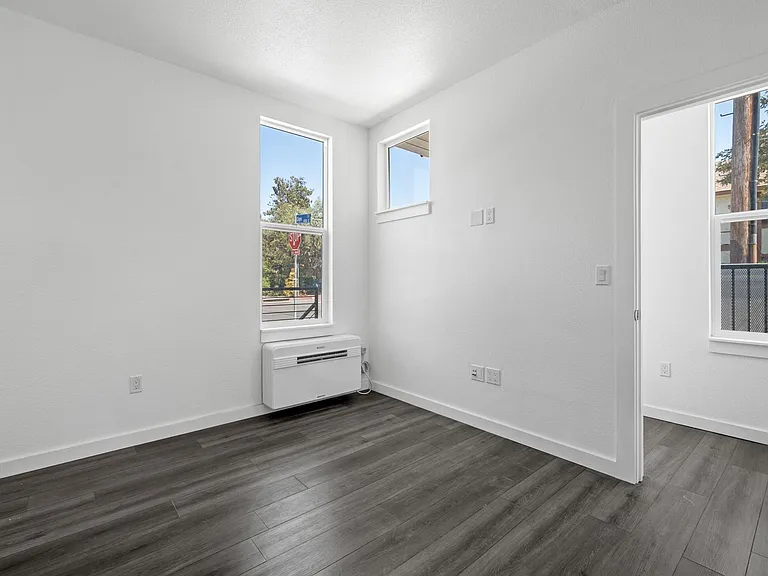 422-426.5 San Pascual Ave #&-6700-6712 — Photo 32