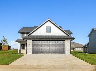 760 American Pharaoh Dr, Iowa City, IA
