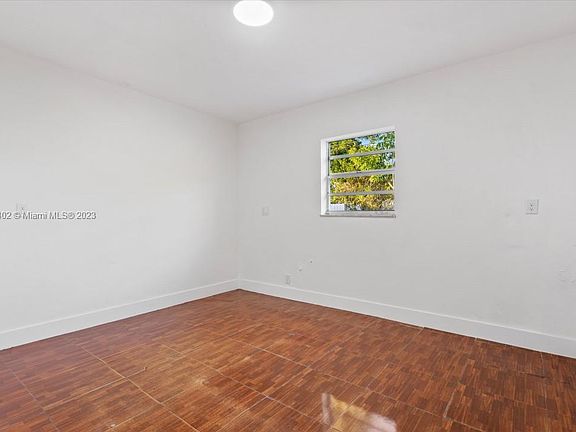 4th image of 2961 NW 185th Ter