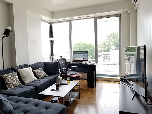 Sold by Remax Edge | media 7