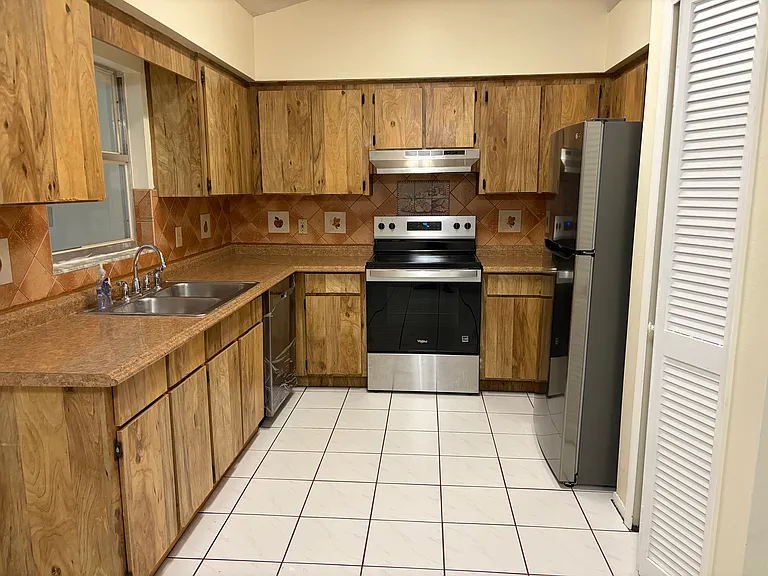 135 Red Rose Cir — Photo 15