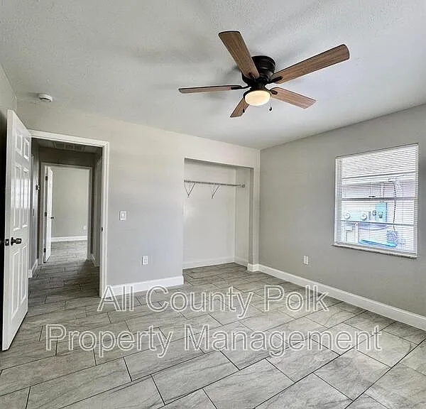 1138 W Sycamore St — Photo 8
