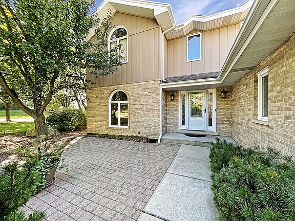 3rd image of 13151 W Oakwood Dr