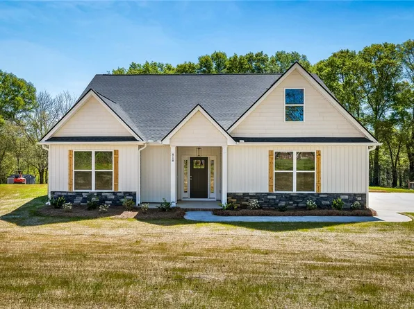 818 Broadway School Rd, Belton, SC 29627