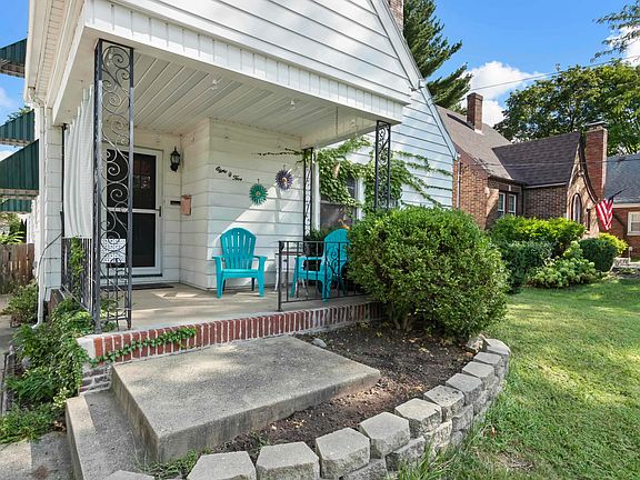 3rd image of 805 W Forrest Hill Ave