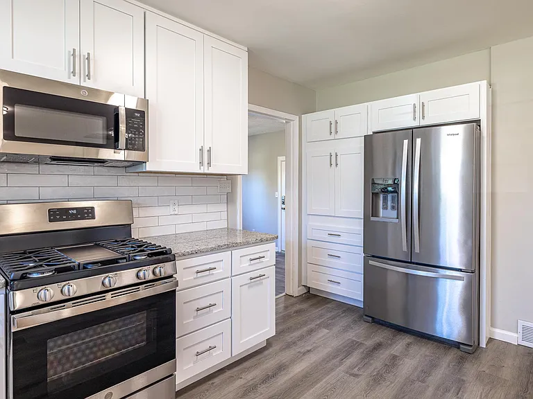 614 Portland Dr — Photo 9