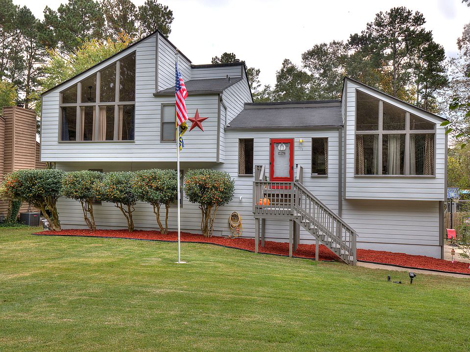 1st image of 176 Castleair Ct