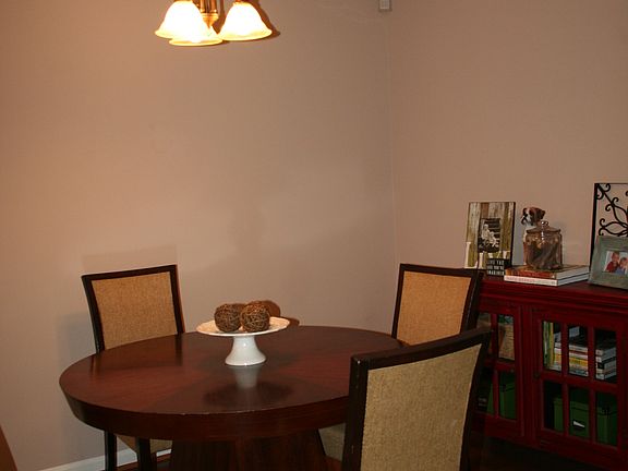 3rd image of 10024 Vanderbilt Cir APT 7