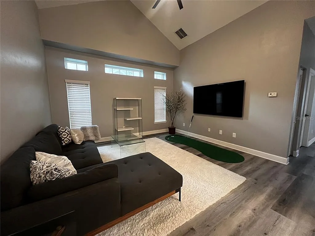 2 bed, 2.0 bath, 1114 sqft, $1,800 — Photo 2