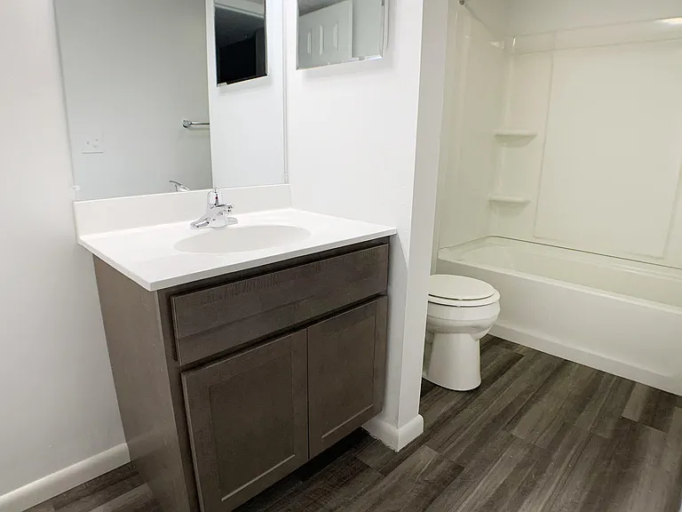 Steeplechase Apartments — Photo 38