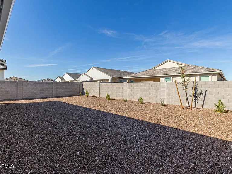 18646 W Buckskin Trl — Photo 32