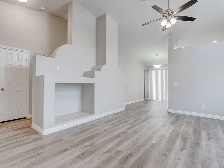 1613 Cathedral Peak Ct — Photo 2