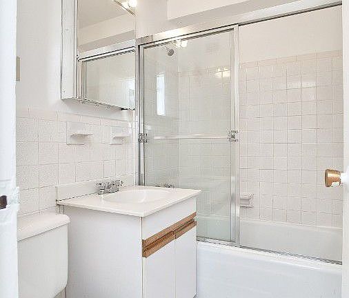 3rd image of 350 E 52nd St APT 2K