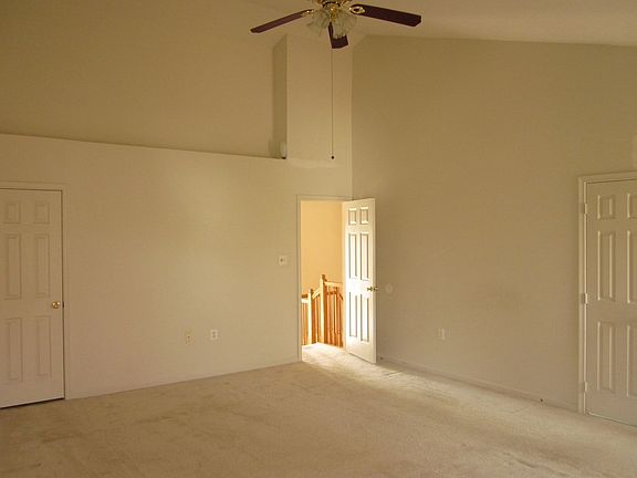 5th image of 21140 Millwood Sq