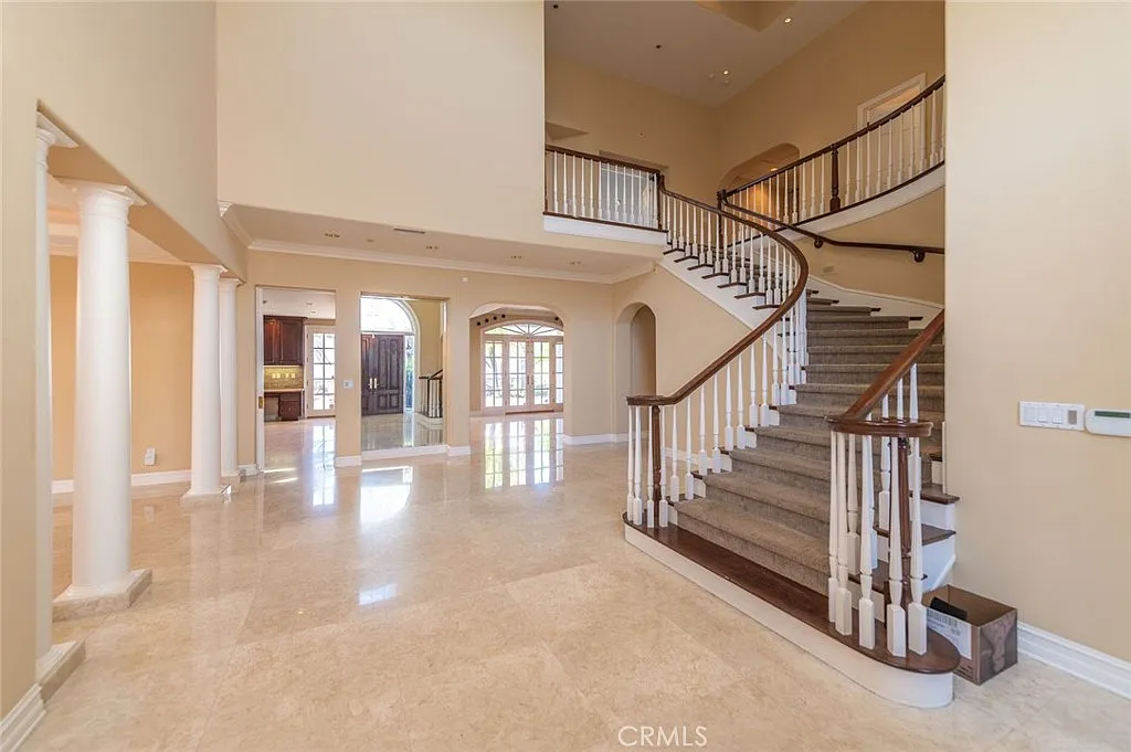 5 bed, 5.5 bath, 6420 sqft, $13,800 — Photo 4