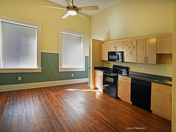4th image of 133 N Sycamore St APT 15
