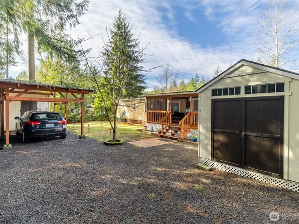 275 Tahuyeh Drive NW, Bremerton, WA 98312
