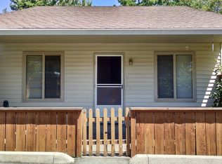 587 NW Buddy Ln APT C, Grants Pass, OR 97526