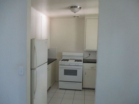 5th image of 1350 N Crescent Heights Blvd APT 16