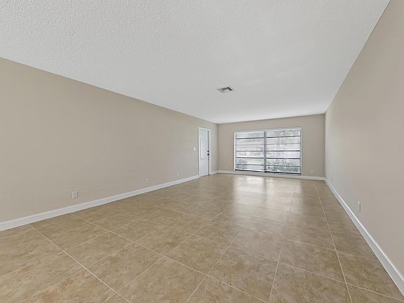 3rd image of 10445 Quailwood Ln APT A