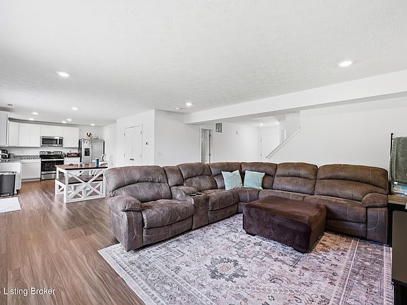 2nd image of 2093 Carnegie Dr