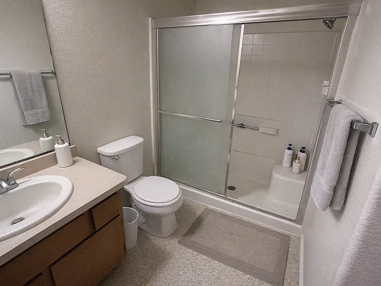 645 Adams St #5 — Photo 3