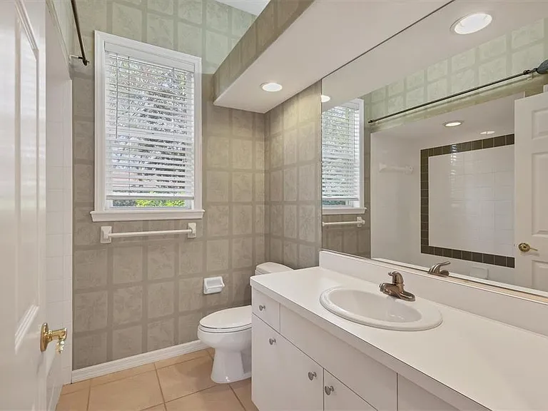 4920 Old Oakleaf Dr — Photo 26