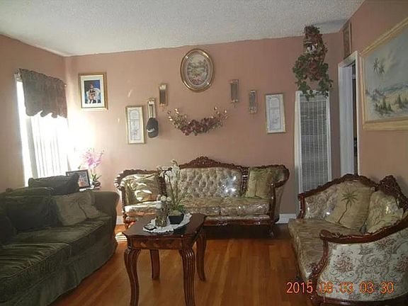 4th image of 14712 Horst Ave