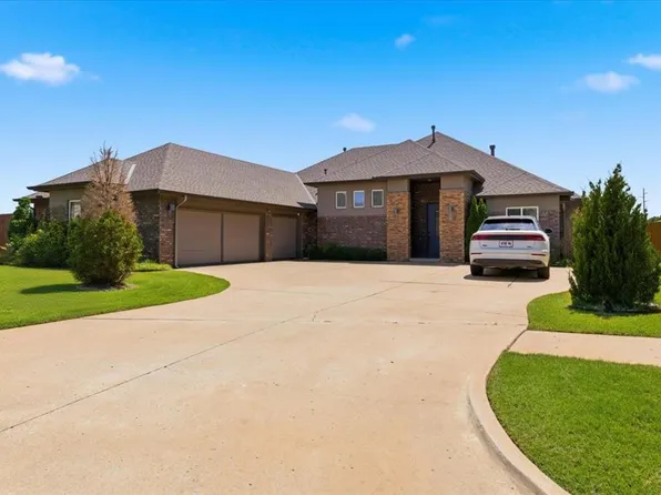 19404 Fieldshire Dr, Edmond, OK 73012
