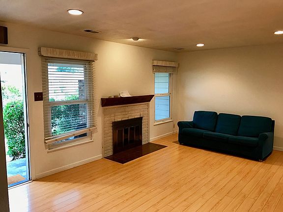 2nd image of 1367 Los Arboles Ave