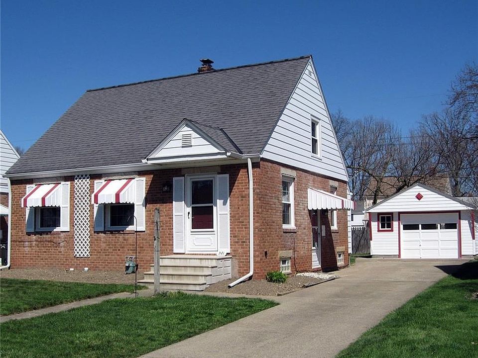 1st image of 371 Hawthorne St