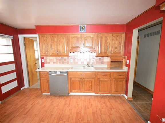 5th image of 2818 W Fountaindale Dr